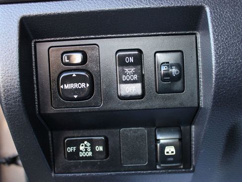 Used 2017 Toyota Tundra SR5 w/ TRD Off Road Package image 11