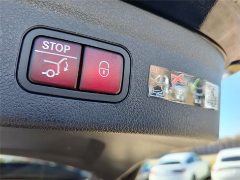 Certified 2025 Mercedes-Benz GLE 350 4MATIC image 7