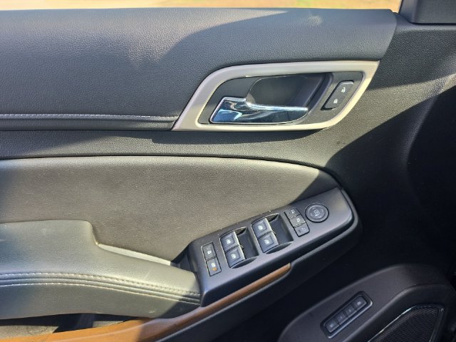 Used 2019 GMC Yukon XL Denali w/ Denali Ultimate Package AWD/4WD image 17