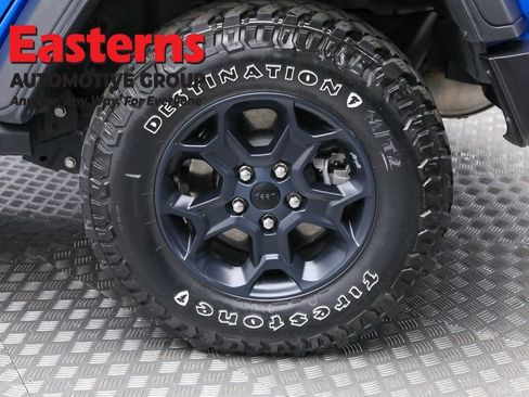 Used 2023 Jeep Wrangler Unlimited w/ Cold Weather Group AWD/4WD image 8