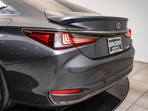 Certified 2025 Lexus ES 300h F Sport FWD image 19