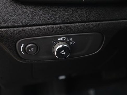 Used 2023 Chevrolet Bolt EUV LT FWD image 9