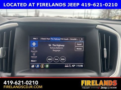 Used 2024 GMC Terrain SLE image 26