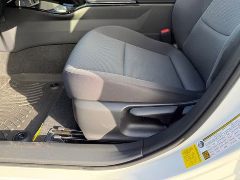 New 2026 Toyota Prius LE image 12