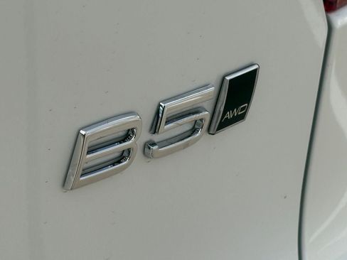 New 2026 Volvo XC40 B5 Ultra w/ Protection Package Premier image 8