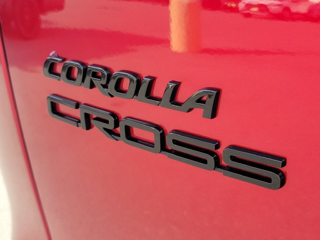 New 2026 Toyota Corolla Cross LE w/ Moonroof Package FWD image 7