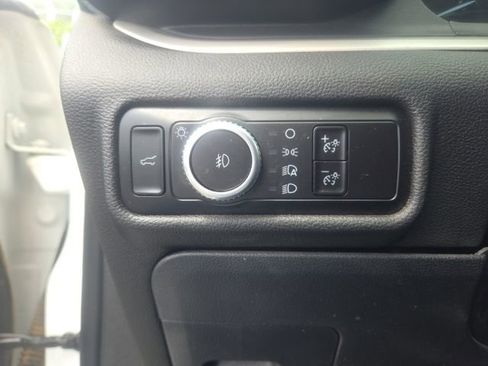 Used 2022 Ford Explorer XLT w/ Equipment Group 202A AWD/4WD image 32