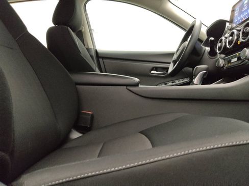 Used 2024 Nissan Sentra SV FWD image 21