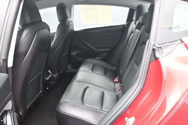 Used 2020 Tesla Model 3 Standard Range RWD image 9