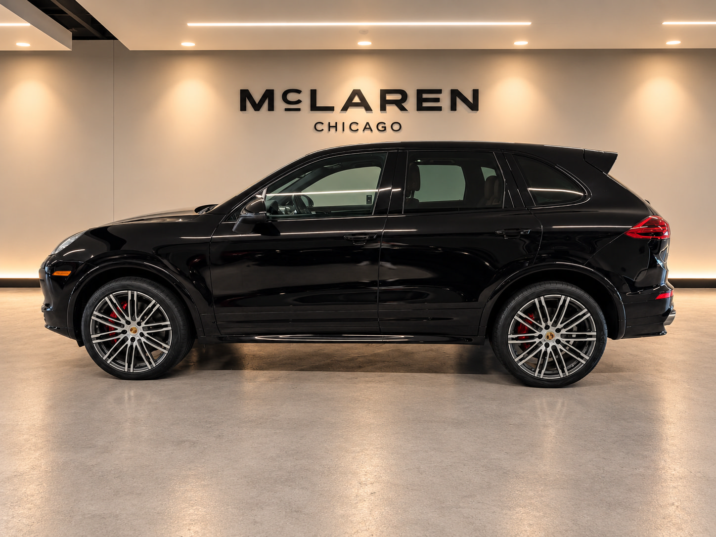 Used 2016 Porsche Cayenne Turbo AWD/4WD image 1