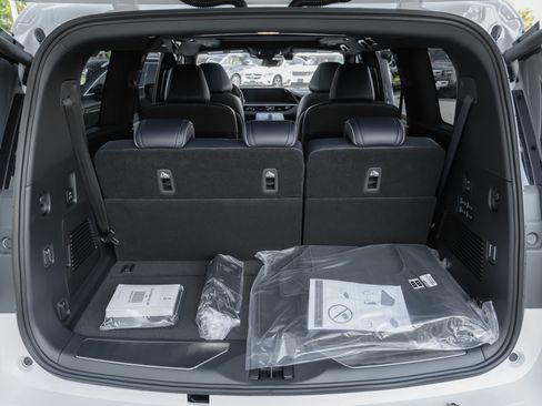 New 2026 INFINITI QX80 4WD w/ Sport Exterior Package image 33