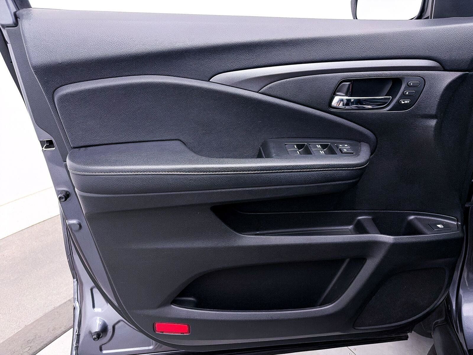 Used 2023 Honda Ridgeline RTL image 16