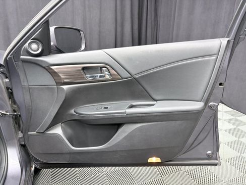 Used 2016 Honda Accord EX-L image 23