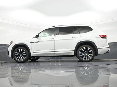 Used 2021 Volkswagen Atlas SEL R-Line FWD image 24
