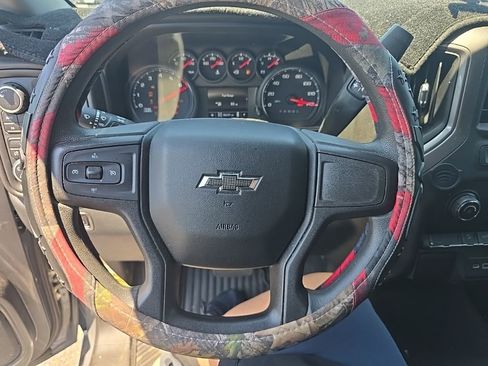 Used 2021 Chevrolet Silverado 1500 Custom Trail Boss AWD/4WD image 14