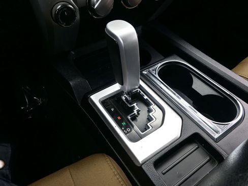 Used 2017 Toyota Tundra SR5 image 21