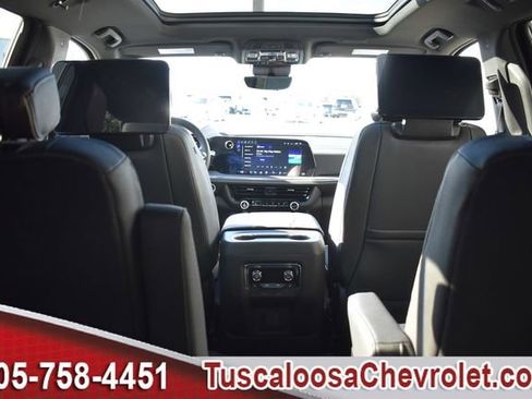 New 2026 Chevrolet Suburban Premier image 12