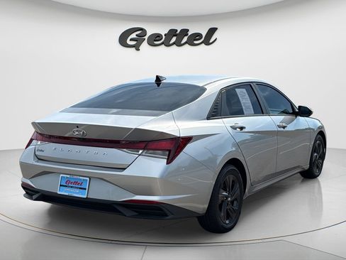 Used 2022 Hyundai Elantra SEL FWD image 5