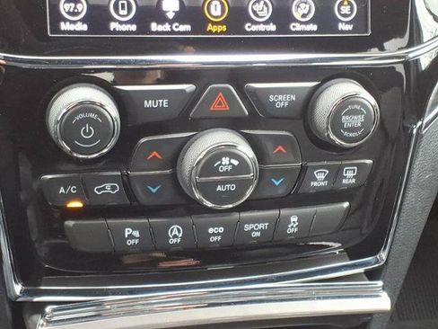 Used 2020 Jeep Grand Cherokee Limited AWD/4WD image 23