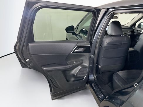Used 2024 Mitsubishi Outlander SE AWD/4WD image 26