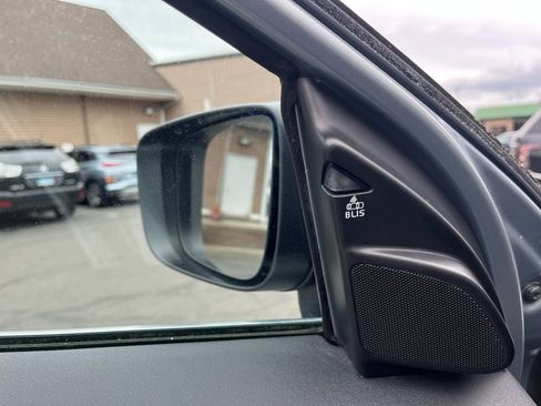 Used 2010 Volvo XC60 T6 R-Design image 17