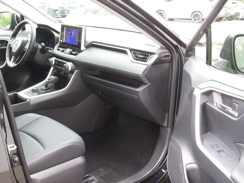Certified 2025 Toyota RAV4 XLE Premium AWD/4WD image 18