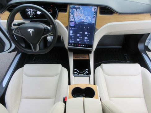 Used 2021 Tesla Model S Long Range Plus AWD/4WD image 17