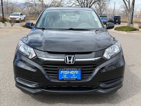 Used 2018 Honda HR-V LX image 10