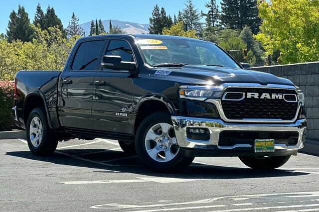 Used 2025 RAM 1500 Big Horn AWD/4WD image 2