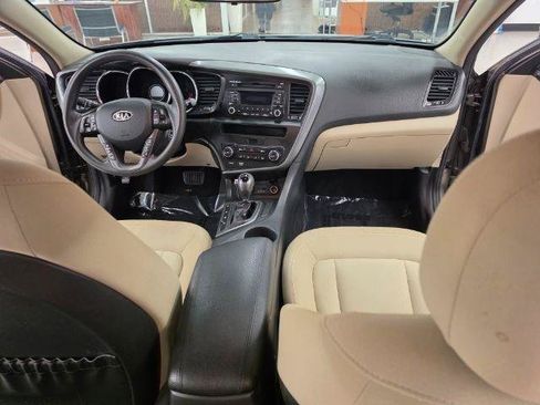 Used 2011 Kia Optima LX FWD image 9