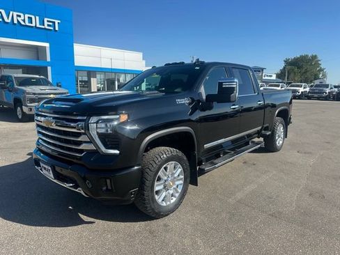 Used 2025 Chevrolet Silverado 2500 High Country w/ Technology Package AWD/4WD image 2