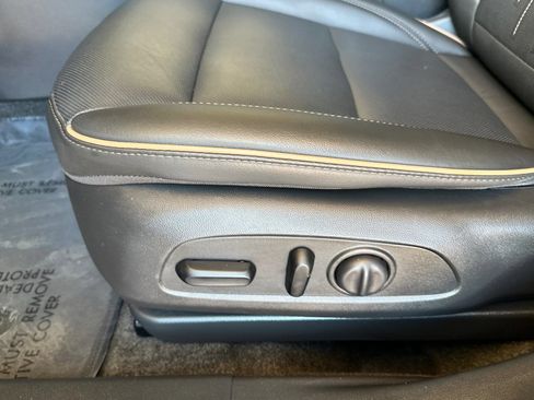 Certified 2024 Buick Envista Sport Touring FWD image 12