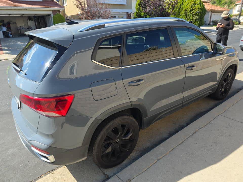 Used 2023 Volkswagen Taos SE w/ Black Wheel Package FWD image 8