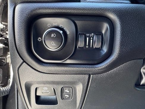 Used 2024 RAM 1500 Laramie AWD/4WD image 16