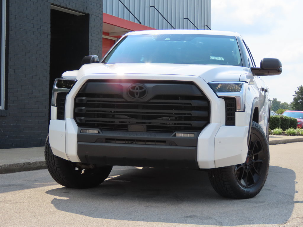 Used 2023 Toyota Tundra SR5 w/ SR5 Convenience Package AWD/4WD image 7