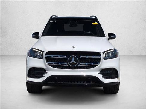 Used 2022 Mercedes-Benz GLS 450 4MATIC image 2