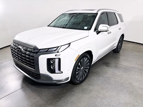 Used 2024 Hyundai Palisade Calligraphy AWD/4WD image 3