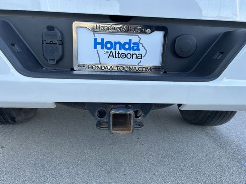 Used 2023 Chevrolet Silverado 1500 Custom image 16