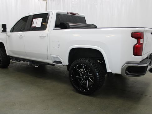 Used 2021 Chevrolet Silverado 2500 LT w/ Fleet Comfort Package image 8