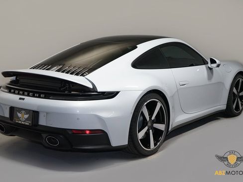 Used 2025 Porsche 911 Carrera image 6