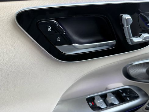 Used 2026 Mercedes-Benz C 300 4MATIC Sedan image 23