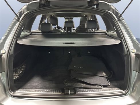 Used 2018 Mercedes-Benz GLC 300 4MATIC image 11