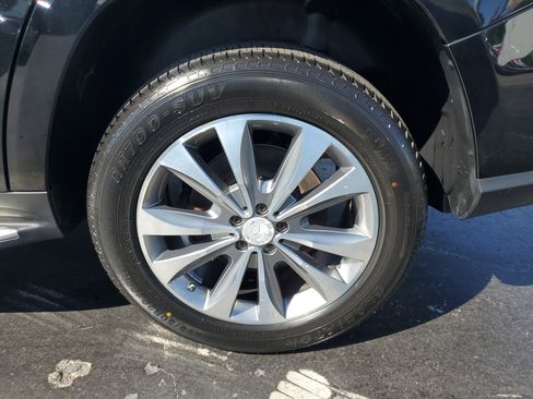 Used 2016 Mercedes-Benz GL 450 4MATIC w/ Premium I Package image 38