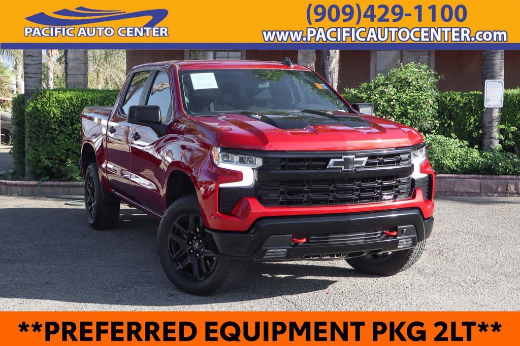 Used 2025 Chevrolet Silverado 1500 LT Trail Boss w/ Protection Package AWD/4WD image 1