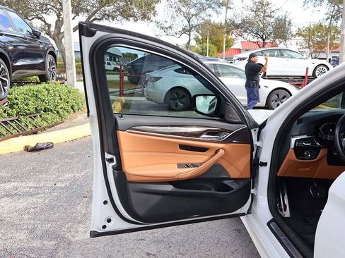 Used 2023 BMW 530i w/ M Sport Package image 25