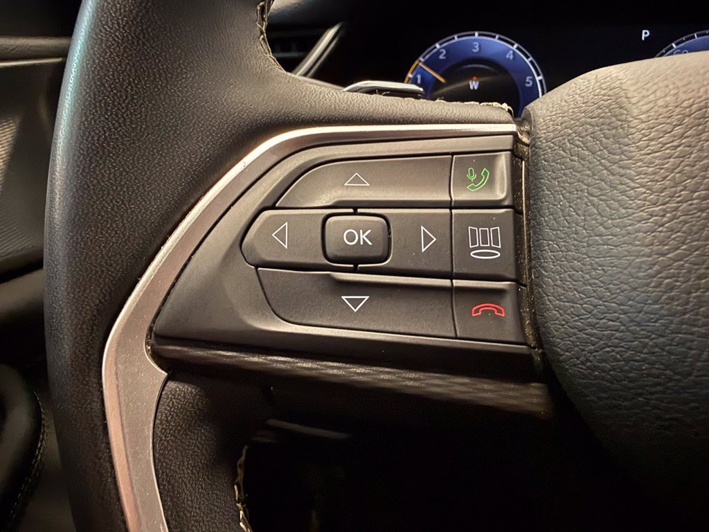 Used 2023 Jeep Grand Cherokee L Laredo AWD/4WD image 26