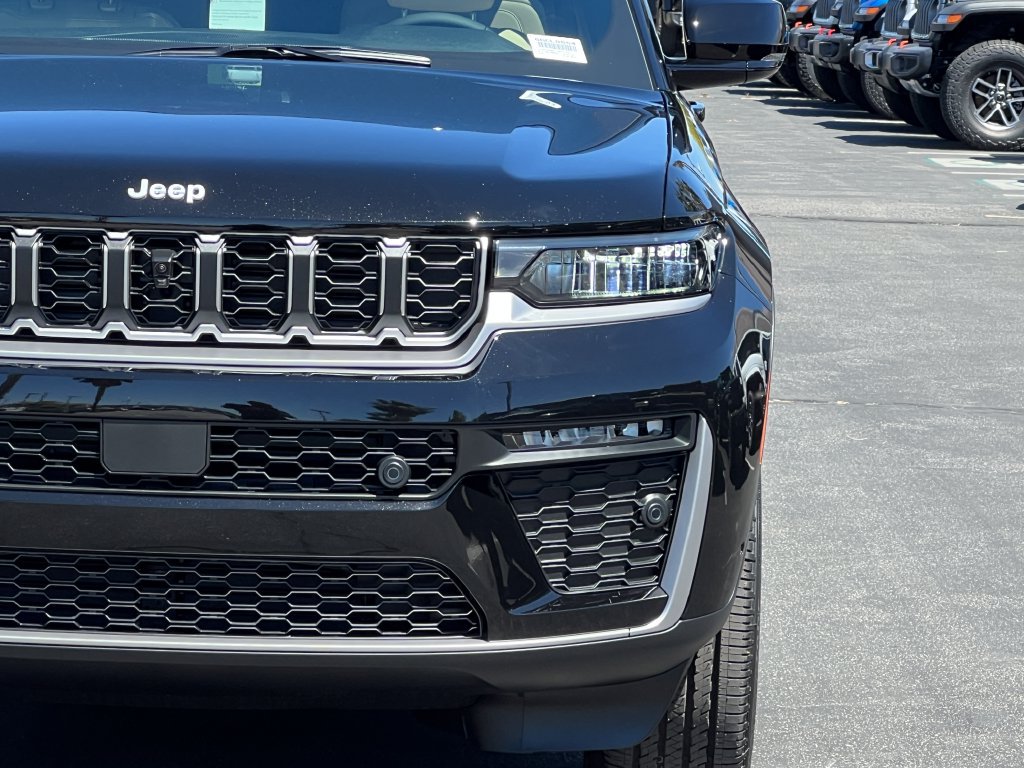 New 2026 Jeep Grand Cherokee L Limited w/ Luxury Tech Group II AWD/4WD image 12