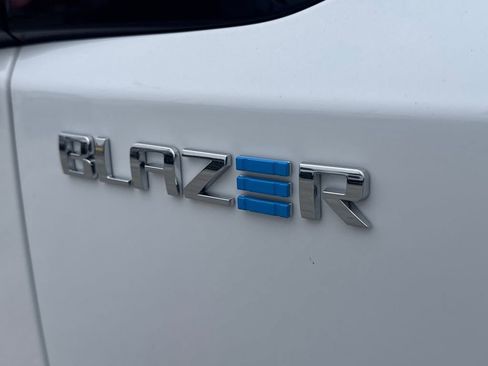 New 2026 Chevrolet Blazer EV LT image 5