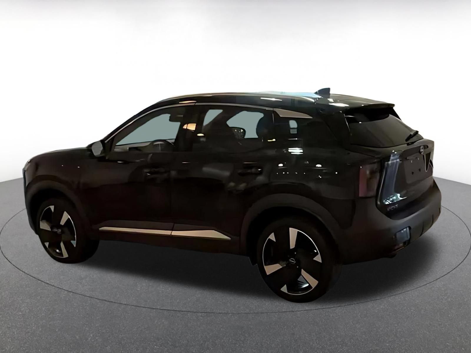 Used 2026 Nissan Kicks SR AWD/4WD image 12