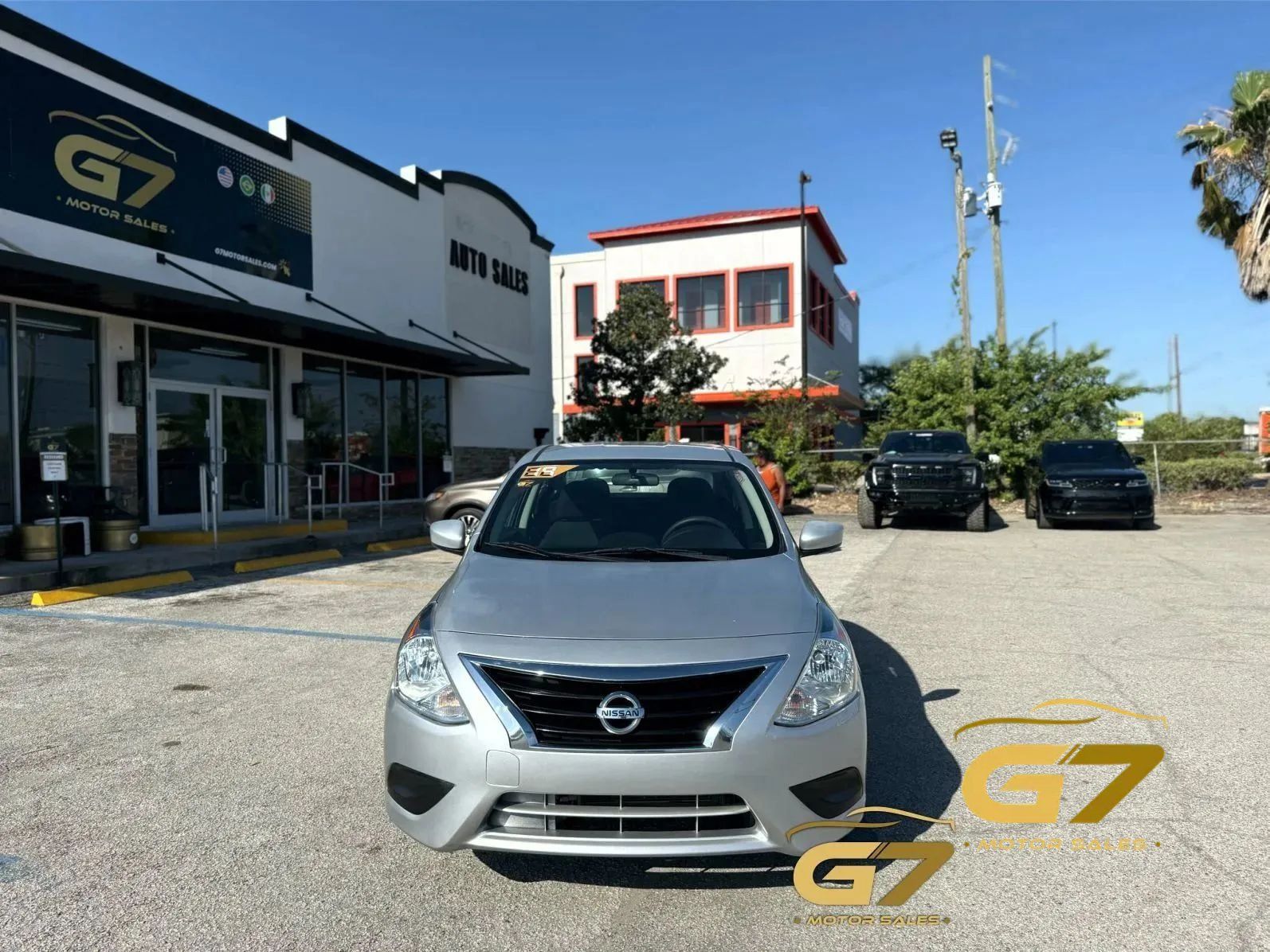 Used 2019 Nissan Versa SV FWD image 2